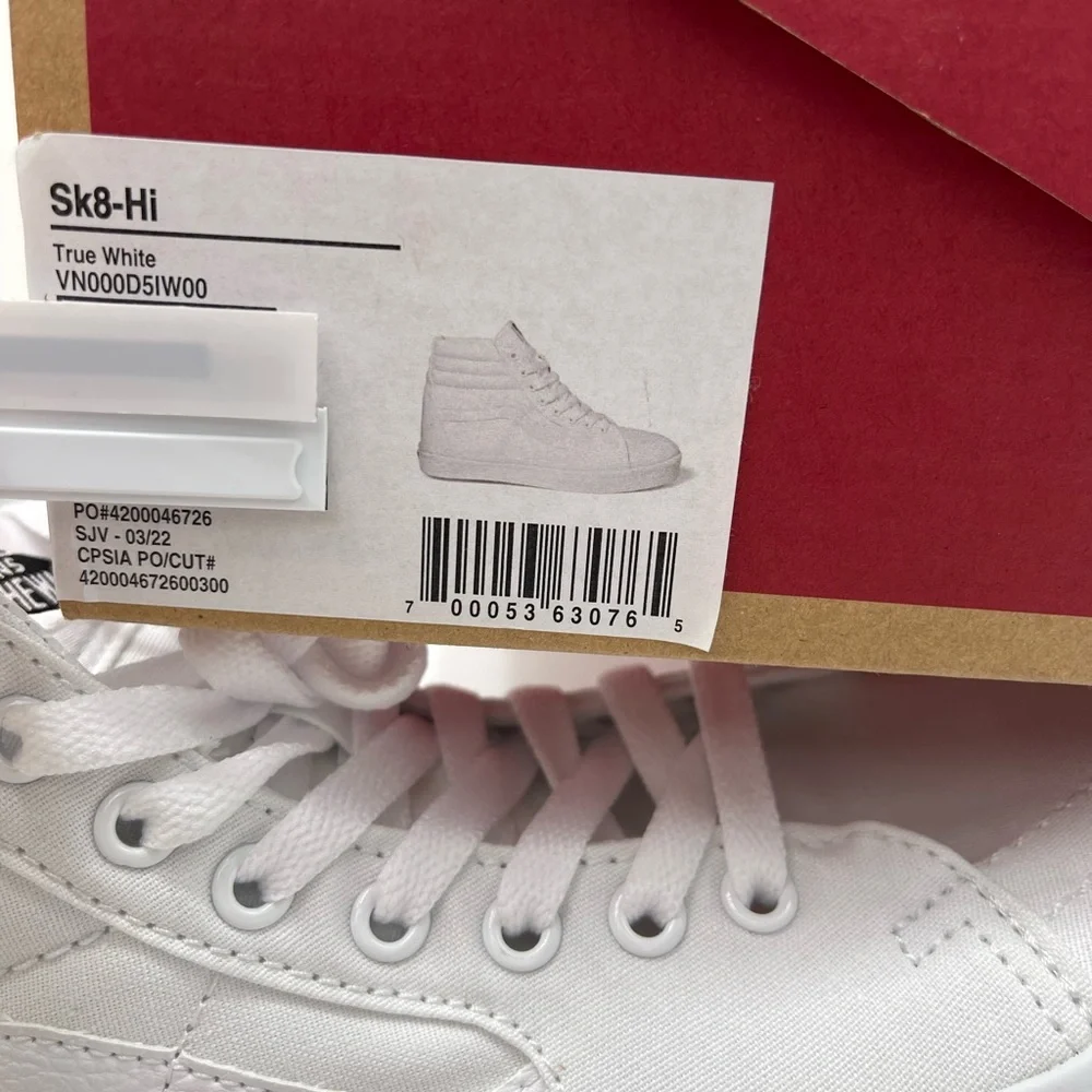 Vans Men’s Sk8-Hi Sneakers
True White
VN000D5IW00
Lifestyle, Original Icon, Canv - Picture 16 of 16